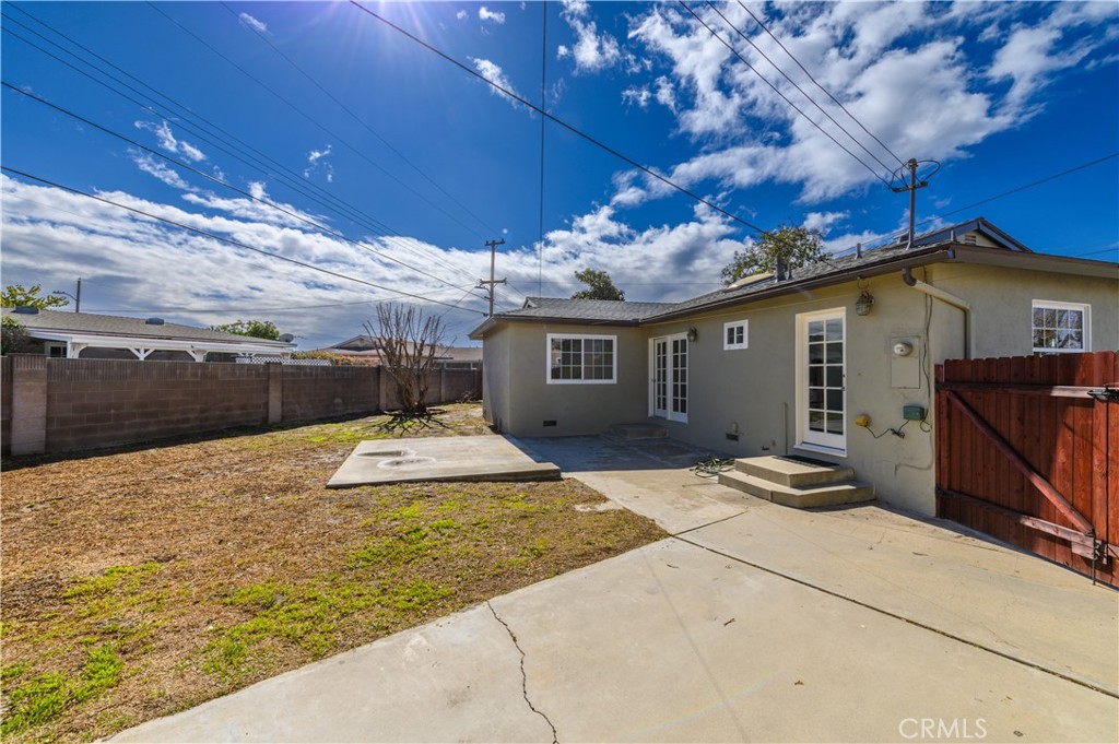 6107 La Canada Circle