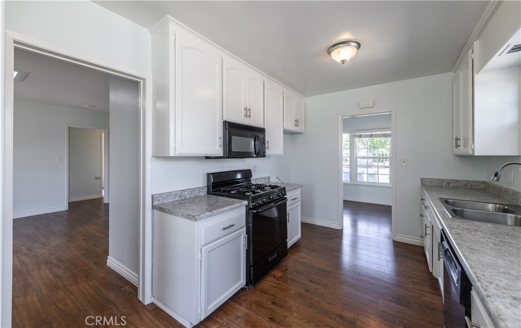 6107 La Canada Circle