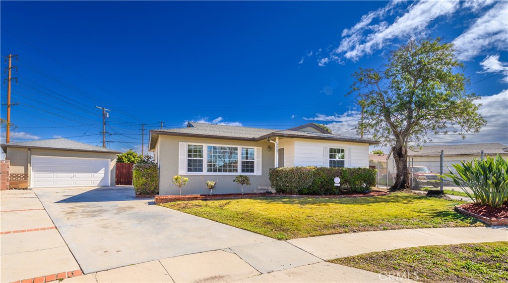 6107 La Canada Circle