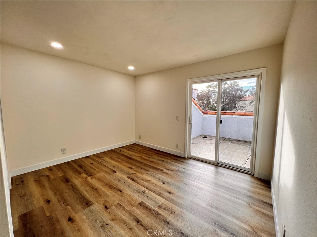22572 Lake Forest Lane