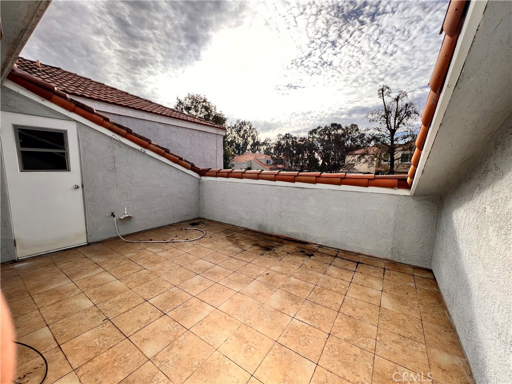 22572 Lake Forest Lane