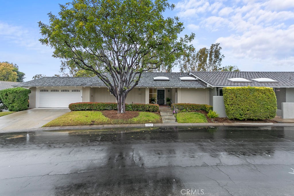 2062 Vista Cajon