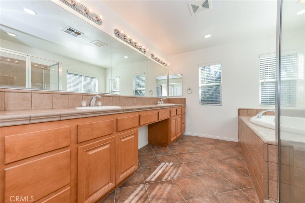 11282 Evergreen Loop
