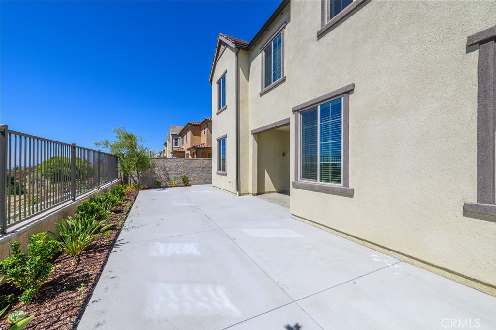 1928 Aliso Canyon Dr