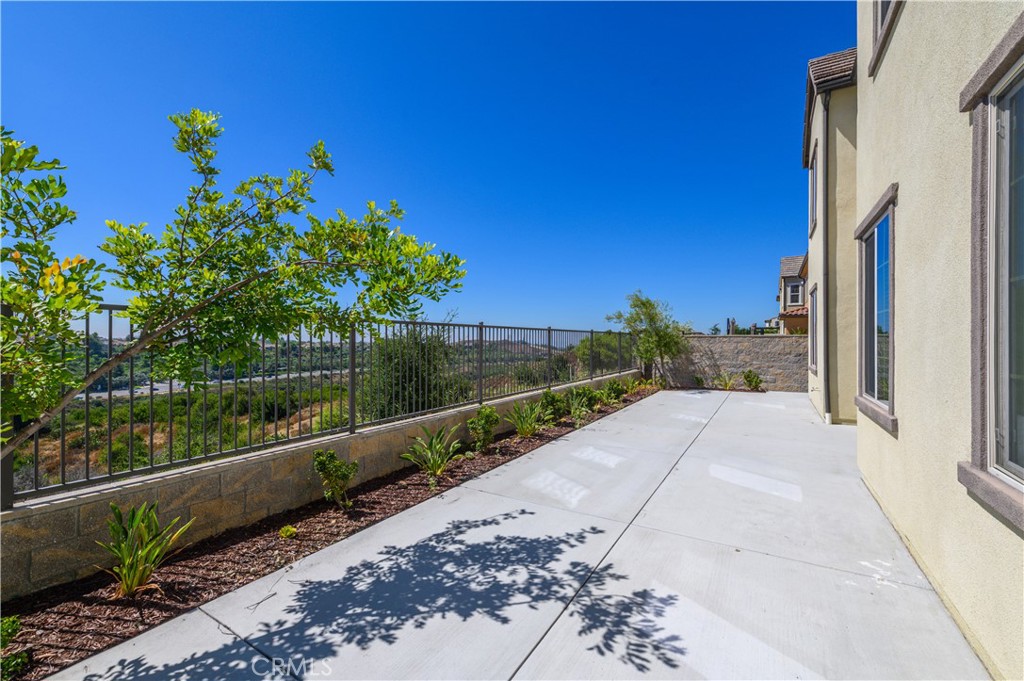 1928 Aliso Canyon Dr