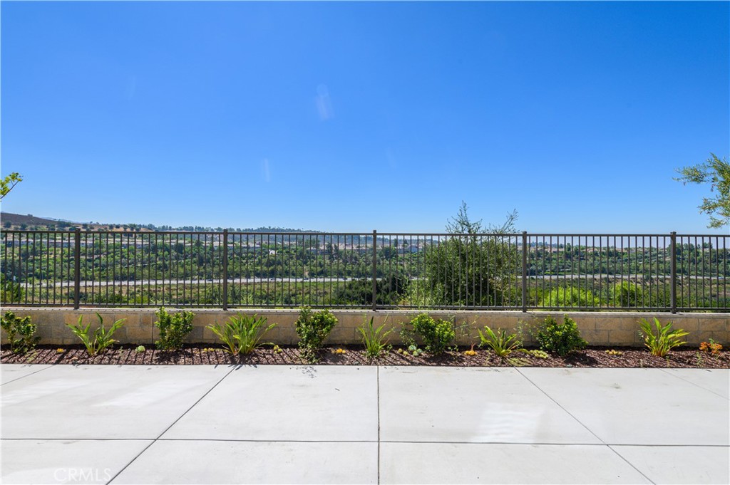 1928 Aliso Canyon Dr