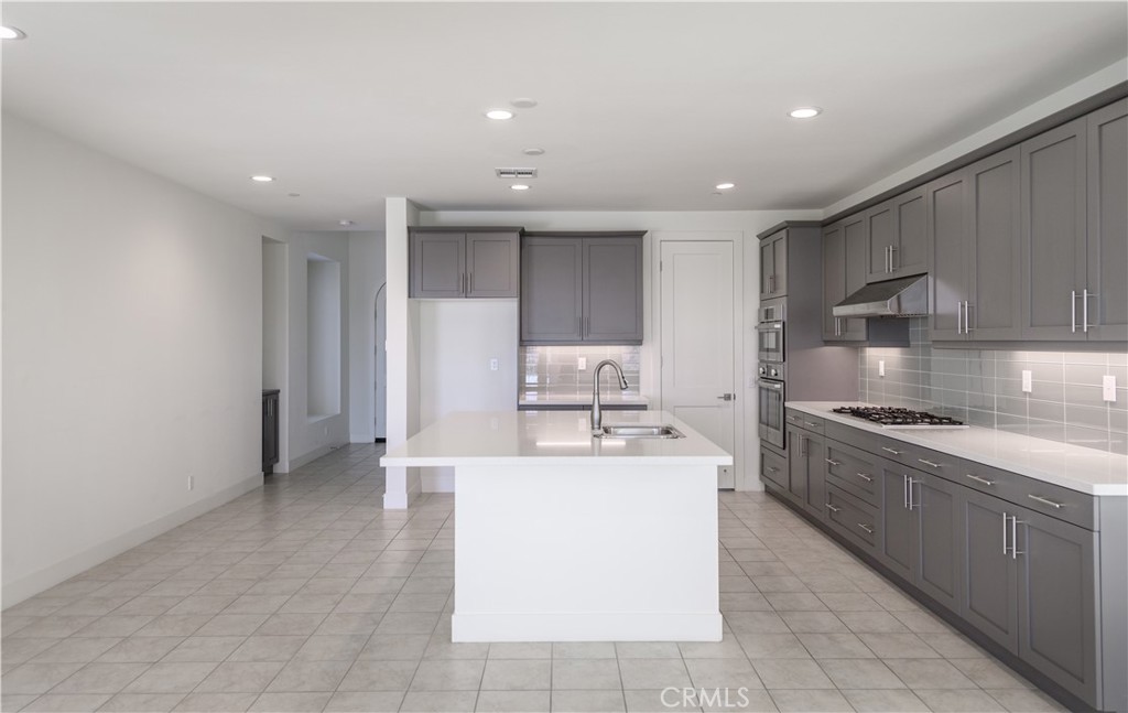 1928 Aliso Canyon Dr