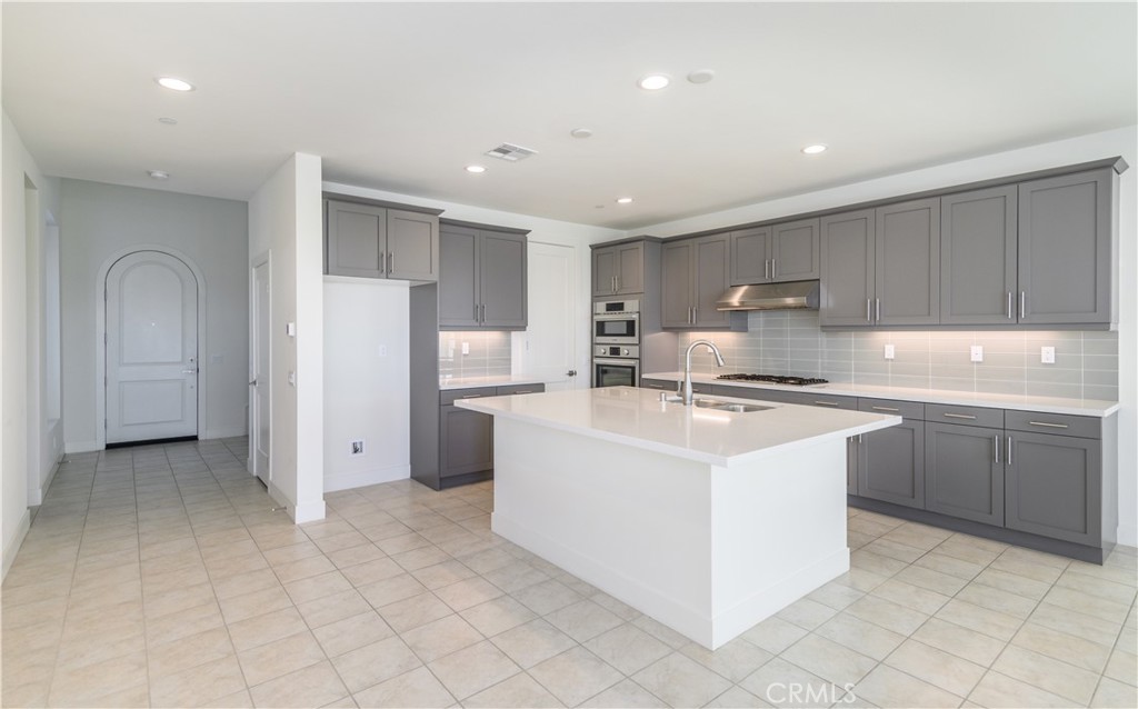 1928 Aliso Canyon Dr