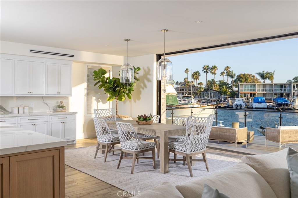 17007 Edgewater Lane