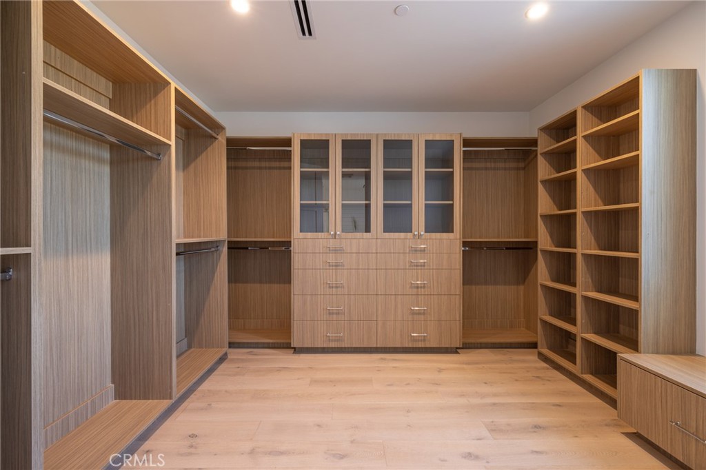 17007 Edgewater Lane