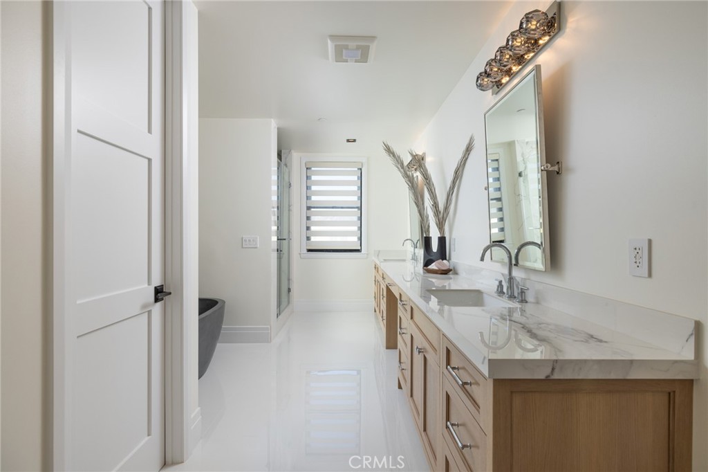 17007 Edgewater Lane