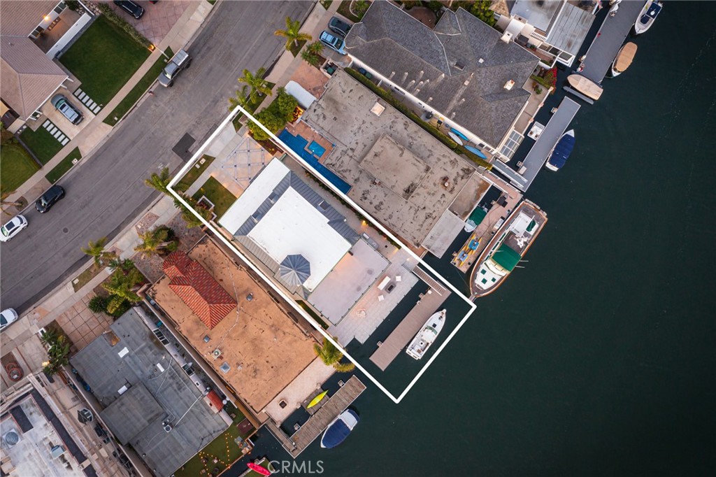 17007 Edgewater Lane