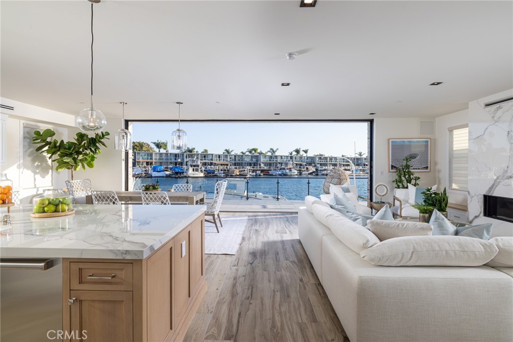 17007 Edgewater Lane