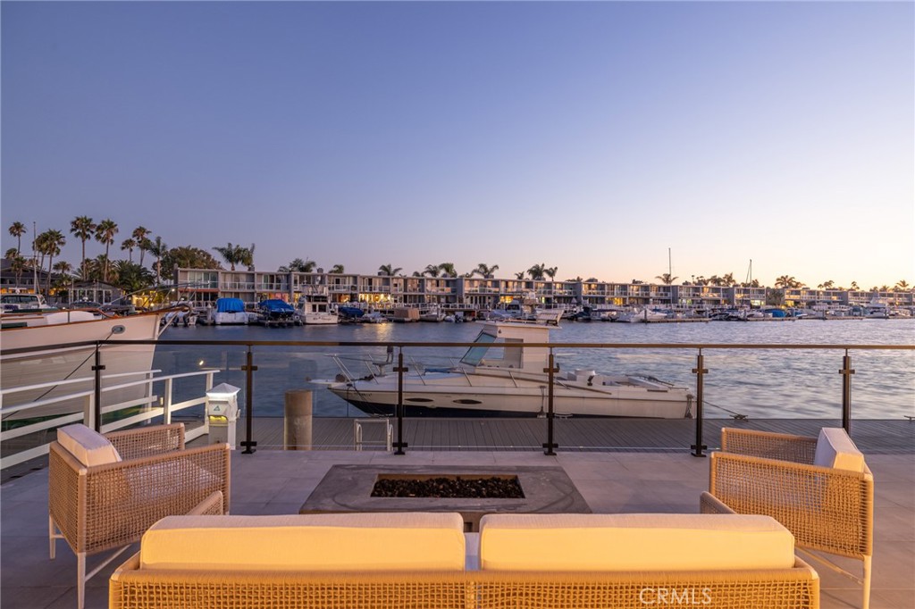 17007 Edgewater Lane