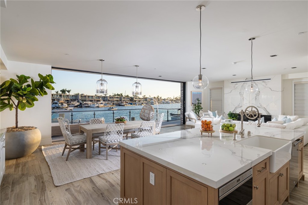 17007 Edgewater Lane