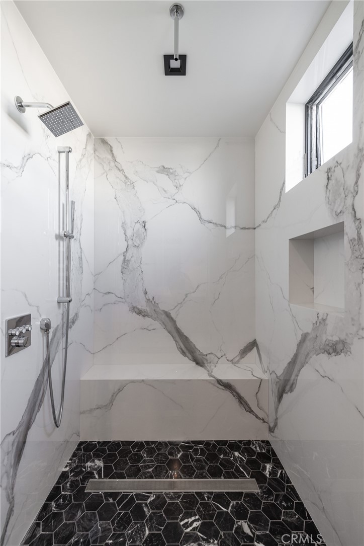 17007 Edgewater Lane