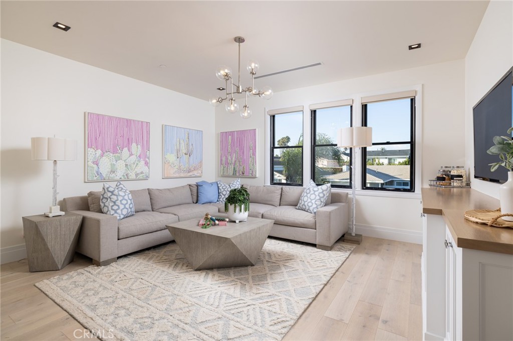 17007 Edgewater Lane