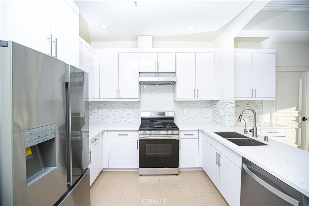 1598 Long Beach Boulevard 406