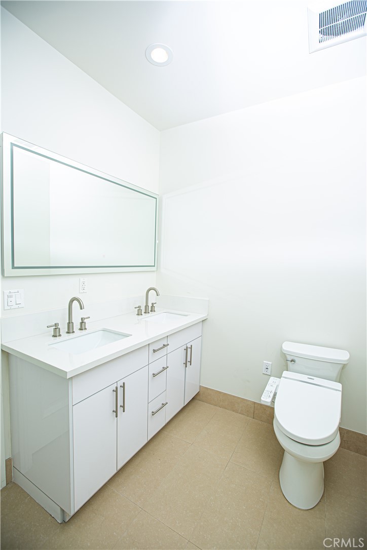 1598 Long Beach Boulevard 406