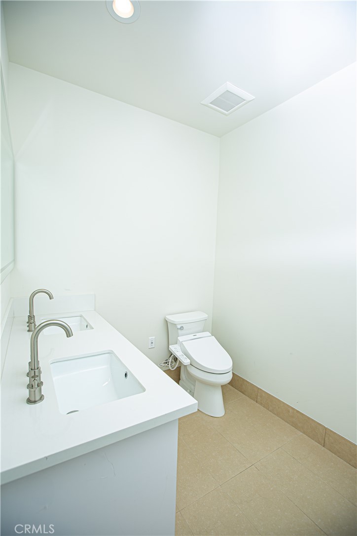 1598 Long Beach Boulevard 406