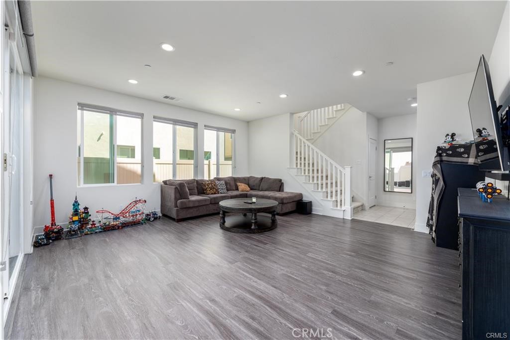 1124 Portola Oaks Drive
