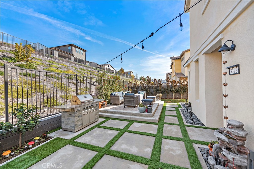 3572 IVY WAY