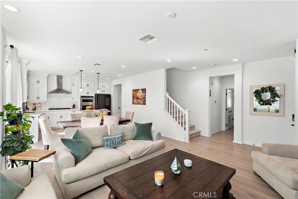 3572 IVY WAY