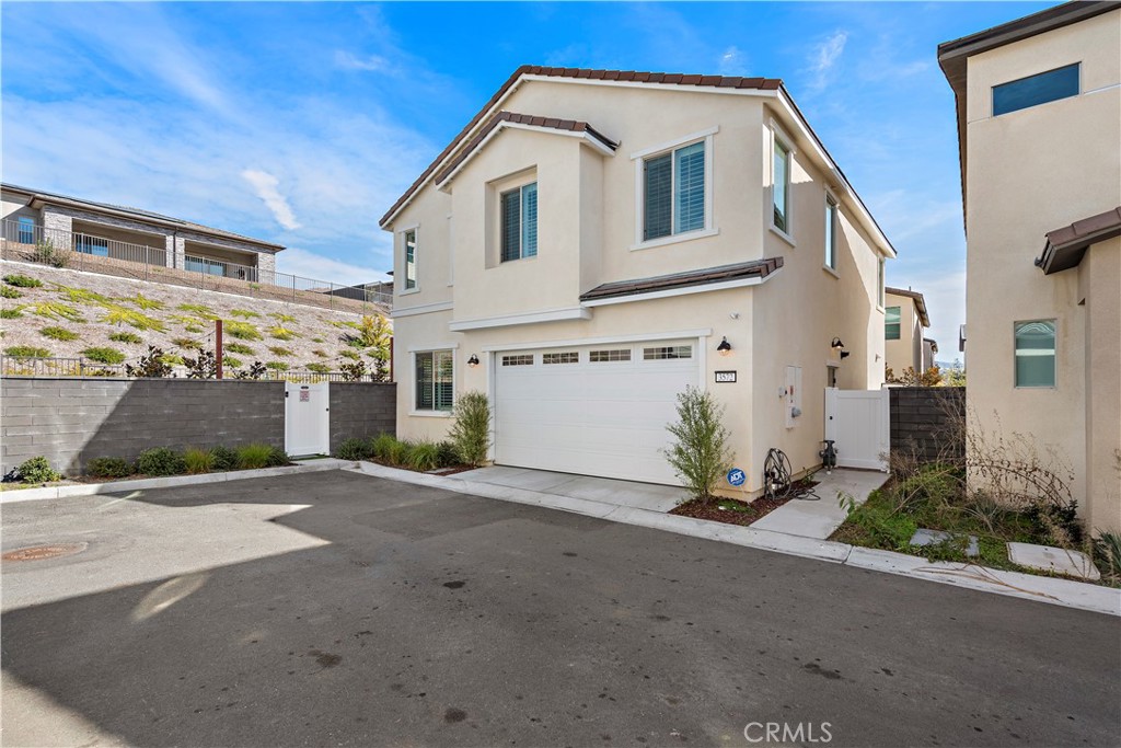 3572 IVY WAY