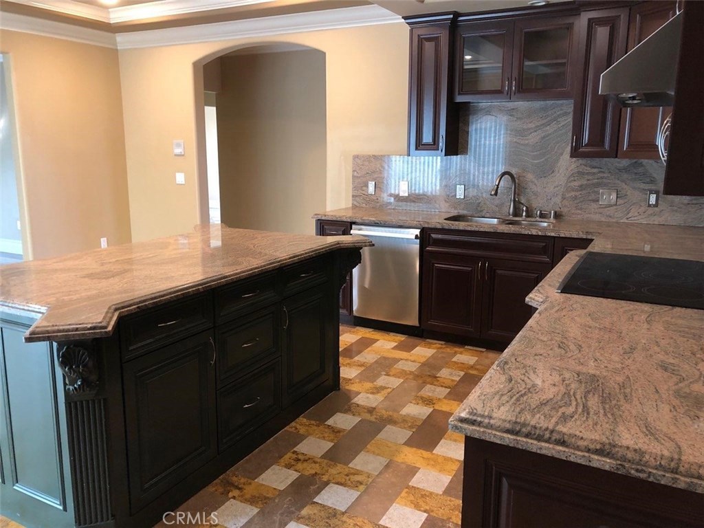 25231 De Salle Street