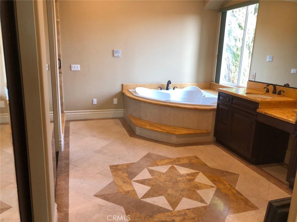 25231 De Salle Street