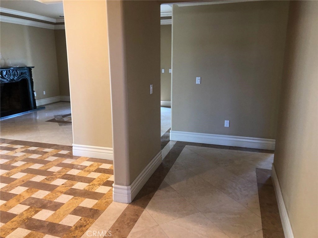 25231 De Salle Street