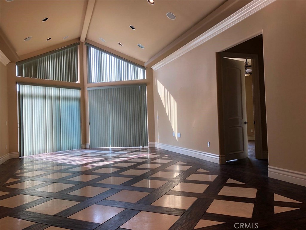 25231 De Salle Street