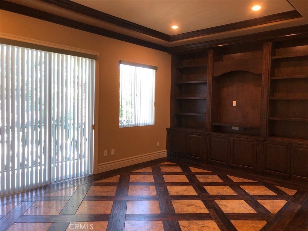 25231 De Salle Street