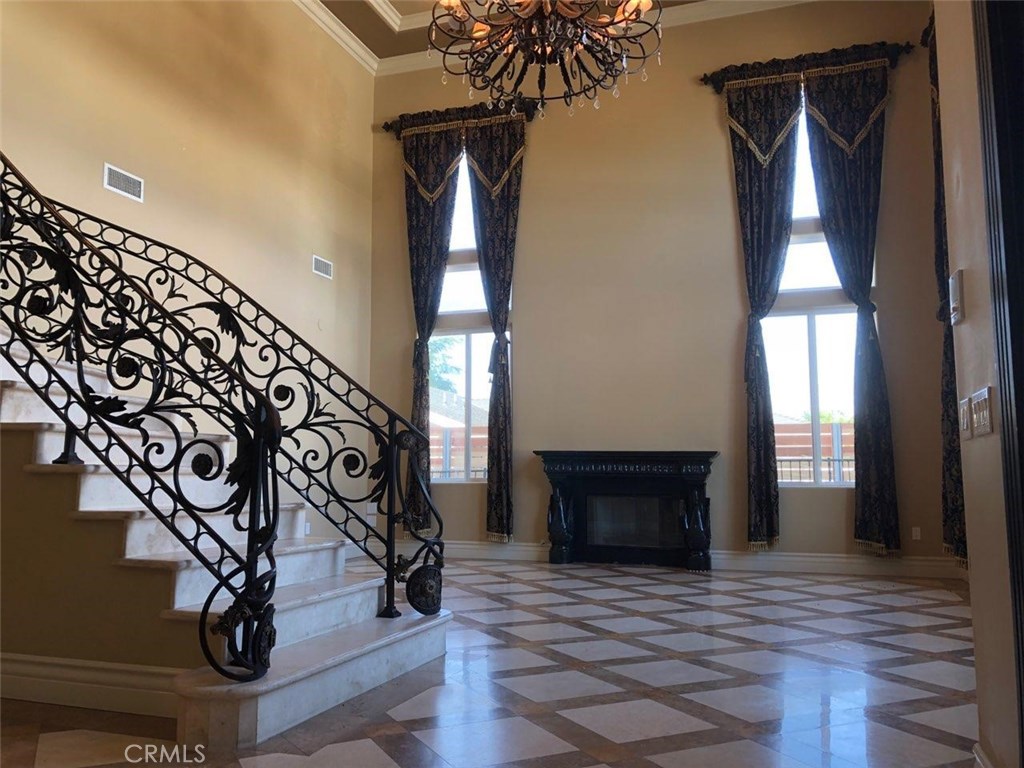 25231 De Salle Street