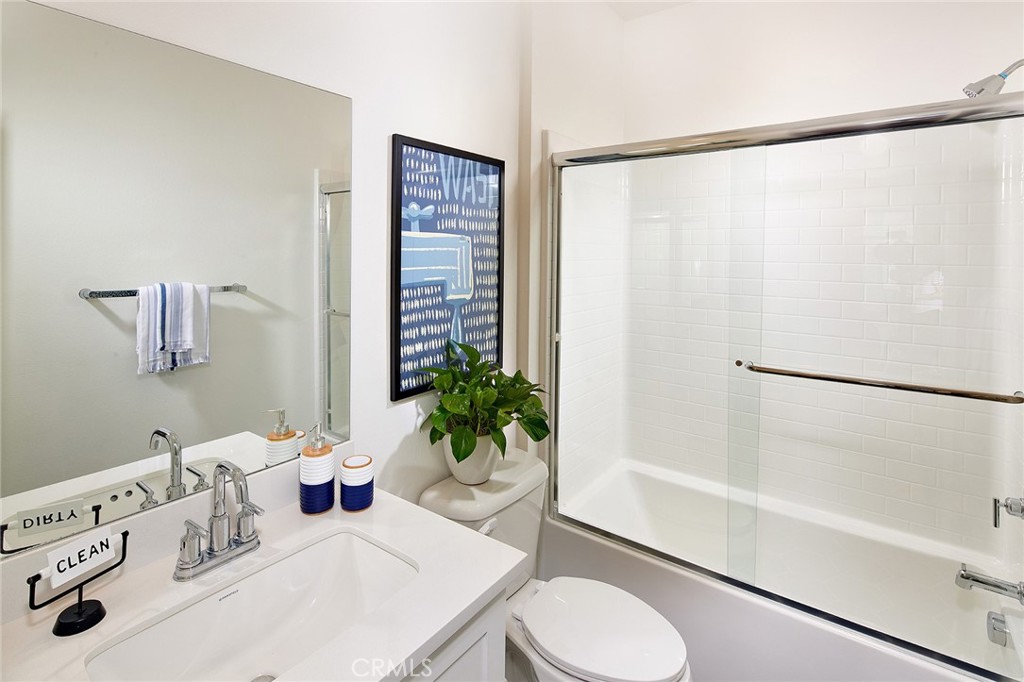 2433 E Hyde Paseo