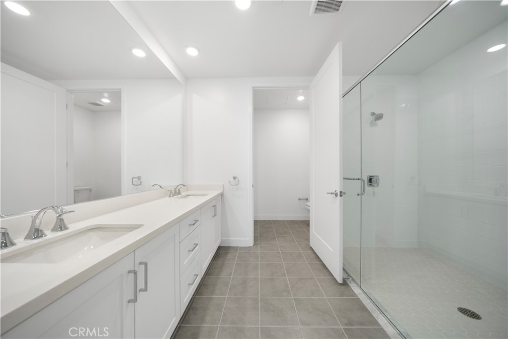 2510 Rivington