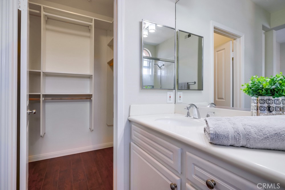 705 Marinella Aisle 118