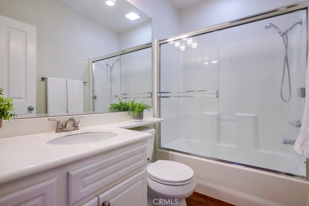 705 Marinella Aisle 118