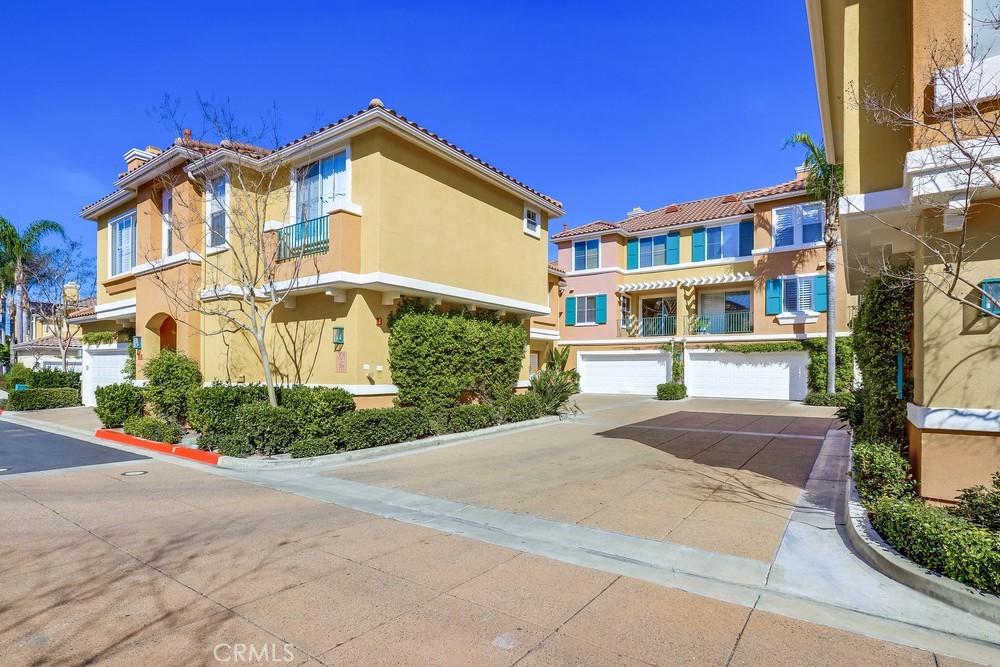 705 Marinella Aisle 118