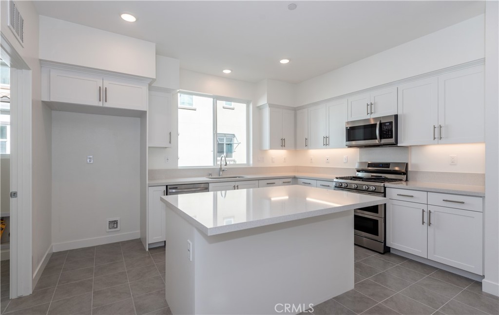 2317 W Broadway 46