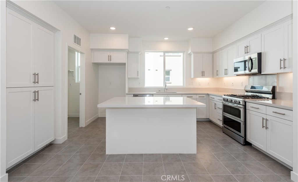 2317 W Broadway 46