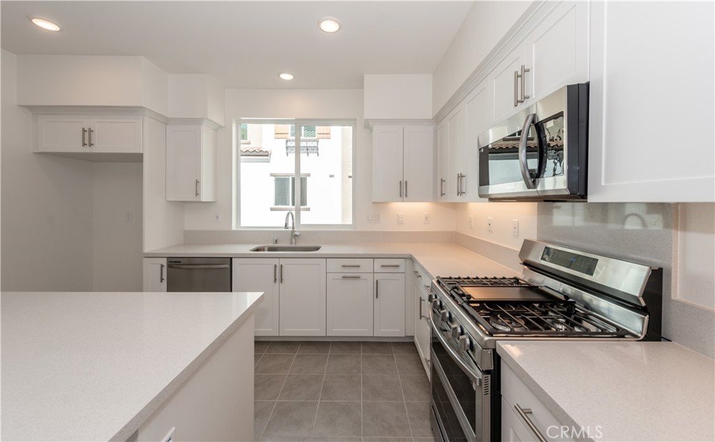 2317 W Broadway 46