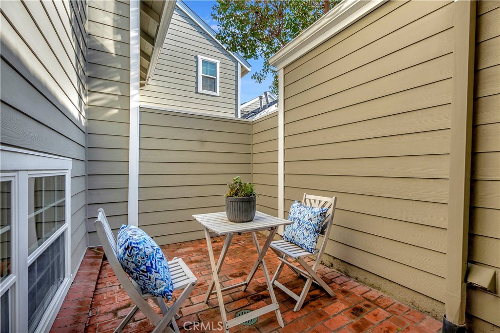 2766 Hillside Drive 16