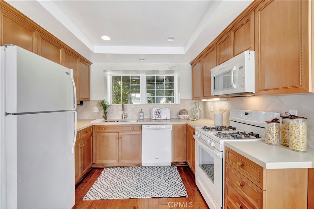 2766 Hillside Drive 16