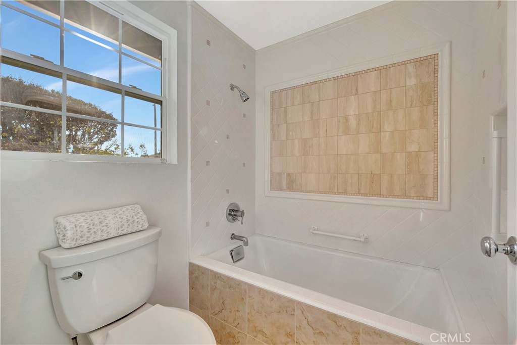 2766 Hillside Drive 16