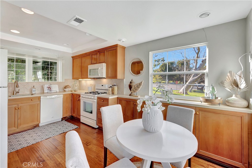 2766 Hillside Drive 16