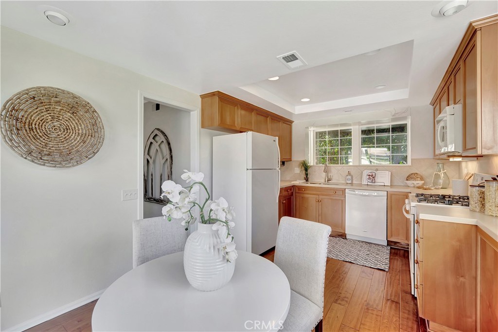 2766 Hillside Drive 16