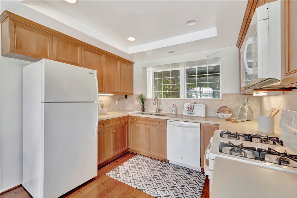 2766 Hillside Drive 16