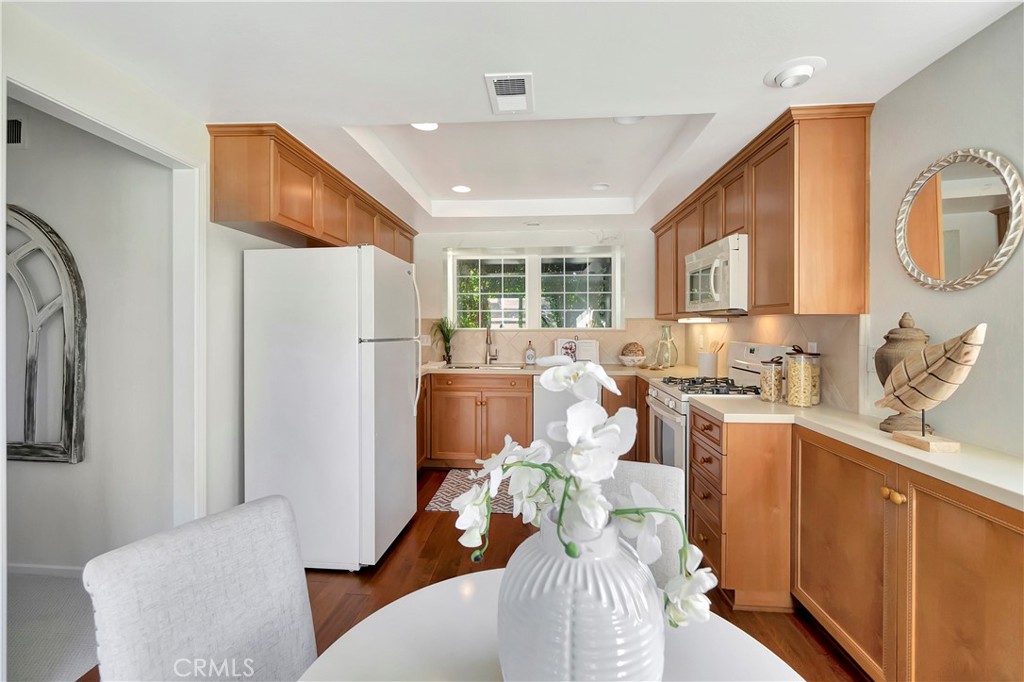 2766 Hillside Drive 16