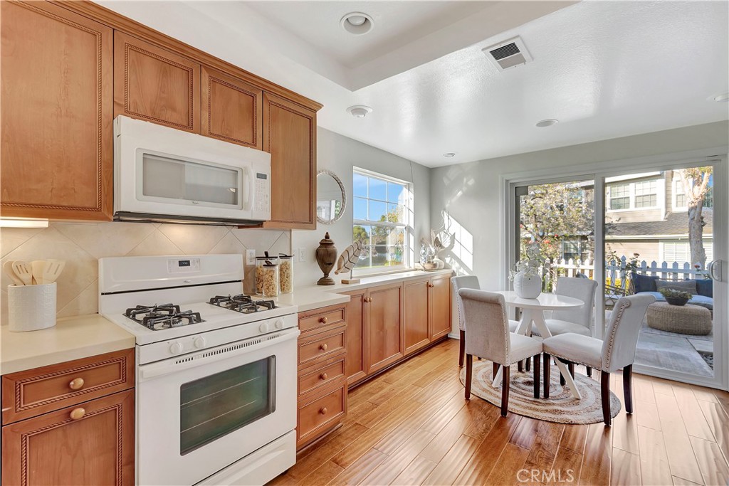 2766 Hillside Drive 16